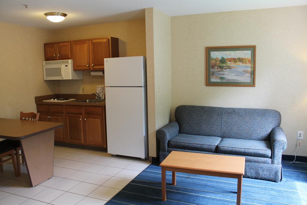 Days Inn & Suites By Wyndham Bridgeport - Clarksburg Zimmer foto