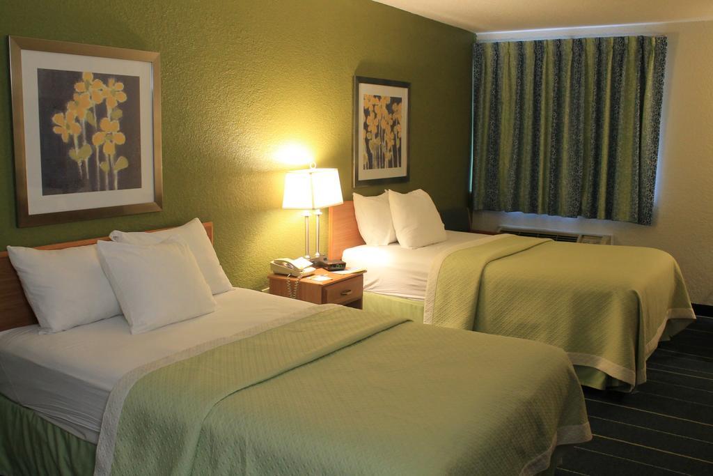 Days Inn & Suites By Wyndham Bridgeport - Clarksburg Zimmer foto